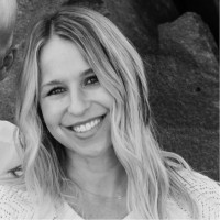 E-mail e número de telefone de Hilary Stockalper