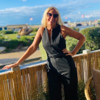 HOPSCOTCH Groupe Employee Stephanie Desset's profile photo