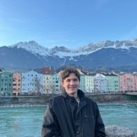 Silicon Quantum Computing Employee Hugo Sebesta's profile photo