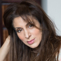 E-mail e número de telefone de Priya Oberoi