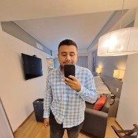 Moises Lara Email