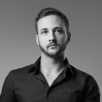 Roberto Menegais Email