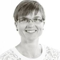 Birgit Holst Email