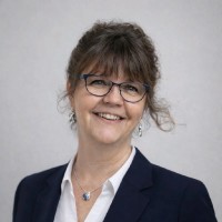 Viola Radomski Email