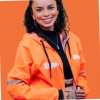 Box Delivery Employee Tania Souza's profile photo