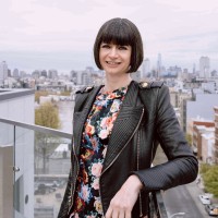 DE-YAN Employee Liz Pavitt's profile photo