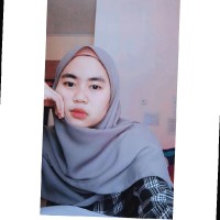Putri Suari Email