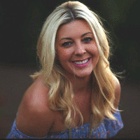 Rodan + Fields Dermatologists Employee April Edwards's profile photo