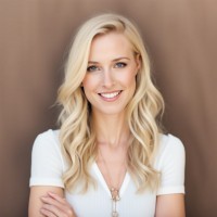 Virtual Staging AI Employee Lara Anderson's profile photo