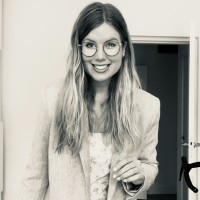 Larissa Hesselink Email