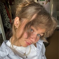 Ellie Dickinson Email