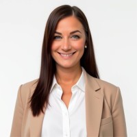 Paragon Corporate Housing Employee Laura Pifer's profile photo