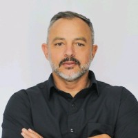 Milton Santos Email