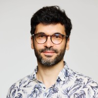 - Álex González Email