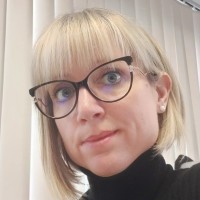 Nikolett Haraszti-Szamos Email