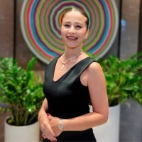 Işıl Özbek Email