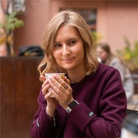 Oksana Romanova Email
