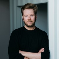 diffferent Employee Paul End's profile photo