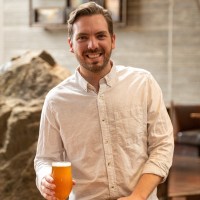 E-mail e número de telefone de Zachary Keeling