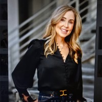 Anna Robins Email & Phone Number