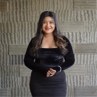Komang Prameswari Email