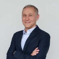 Roberto Richards Email & Phone Number