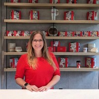 David's Cookies Employee Laura Bissell's profile photo