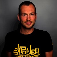 E-mail e número de telefone de Peter Irikovsky