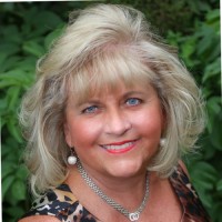 Envision Bank Employee Larraine Lencki's profile photo