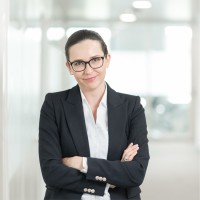 Karolina Prado Email