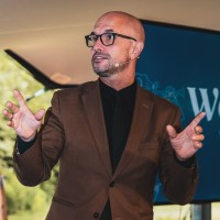 Tom Laveren Email