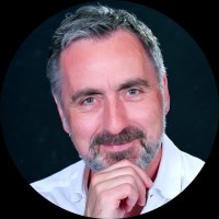 Stephan van Caulil Email & Phone Number