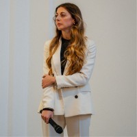 Veronica Leone Email