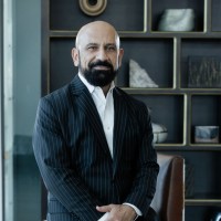 E-mail e número de telefone de Chris Pilavakis