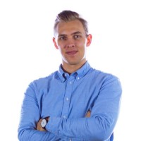 Oscar Broström Email