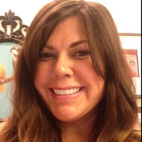 Marine Layer Employee Laura Thoman's profile photo