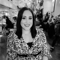 Ammie Newis Email & Phone Number