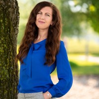 Mariela Veleva Email