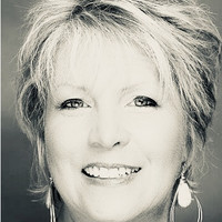 Donna Hindman Email & Phone Number