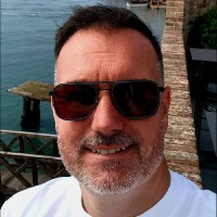 BLACKFIN - neomadeinitaly | titanium | eyewear Employee Simon Hoare's profile photo