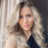 Izabella Soós Email