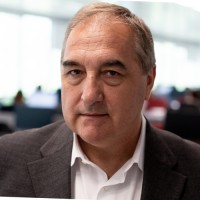 Universidad Internacional de la Rioja - España Employee Emilio Tovar's profile photo