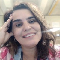Raphaela Chiareli Email