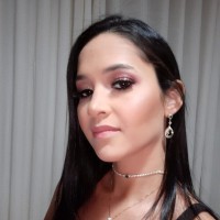 Lívia Trindade Email