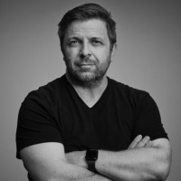 Peter Ižo Email