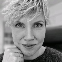 Emilia Mossberg Email