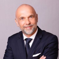 Artur Śmiarowski Email