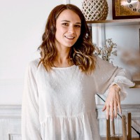 Olya Hushcha Email