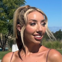 Plunge San Diego Employee Elizabeth Dillon's profile photo