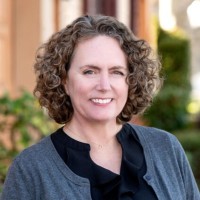 Elizabeth Putnam Email & Phone Number